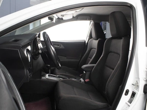 Хетчбэк Toyota Auris 2012 года, 1160000 рублей, Омск