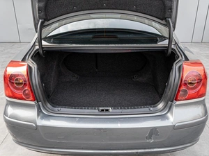 Седан Toyota Avensis 2004 года, 678000 рублей, Краснодар