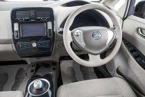 Хетчбэк Nissan Leaf 2011 года, 849000 рублей, Барнаул