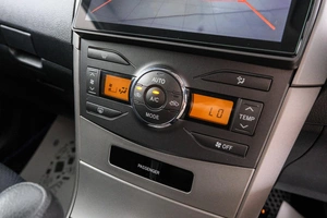 Универсал Toyota Corolla Fielder 2011 года, 1029000 рублей, Красноярск