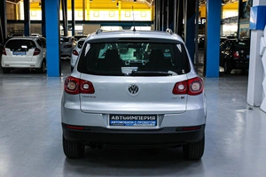Внедорожник Volkswagen Tiguan 2010 года, 968000 рублей, Солонцы