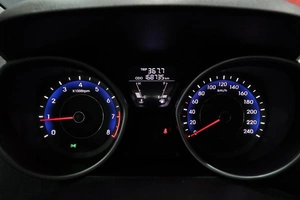 Седан Hyundai Elantra 2013 года, 1030000 рублей, Курск