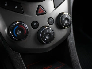 Седан Chevrolet Aveo 2012 года, 775000 рублей, Омск