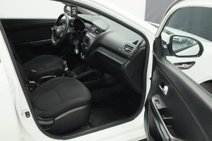 Седан Kia Rio 2012 года, 1010000 рублей, Курск