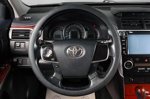 Седан Toyota Camry 2012 года, 1749000 рублей, Тюмень
