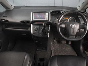 Минивэн Toyota Wish 2010 года, 1590000 рублей, Омск