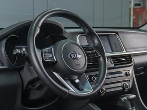 Седан Kia Optima 2019 года, 2369000 рублей, Сургут