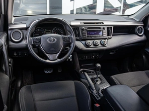Внедорожник Toyota RAV4 2016 года, 2430000 рублей, Краснодар