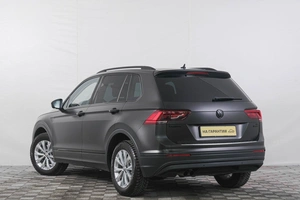Внедорожник Volkswagen Tiguan 2018 года, 2459000 рублей, Кемерово
