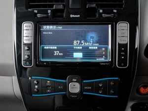 Хетчбэк Nissan Leaf 2010 года, 569000 рублей, Тюмень