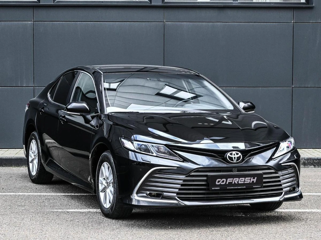 Седан Toyota Camry 2019 года, 2550000 рублей, Кирилловка