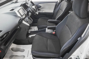 Минивэн Toyota Wish 2009 года, 1489000 рублей, Барнаул