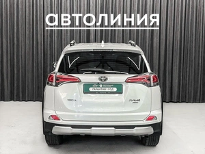 Внедорожник Toyota RAV4 2018 года, 2379000 рублей, Красноярск