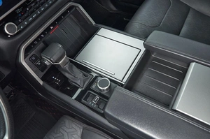 Внедорожник Toyota Sequoia 2023 года, 10000000 рублей, Красноярск