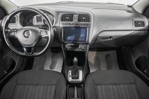Седан Volkswagen Polo 2015 года, 1149000 рублей, Барнаул
