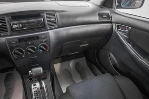 Седан Toyota Corolla 2005 года, 669000 рублей, Барнаул