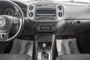 Внедорожник Volkswagen Tiguan 2012 года, 1189000 рублей, Барнаул