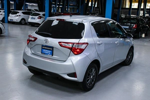 Хетчбэк Toyota Vitz 2017 года, 958000 рублей, Солонцы