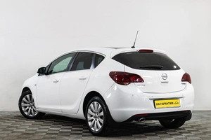 Хетчбэк Opel Astra 2011 года, 619000 рублей, Сургут