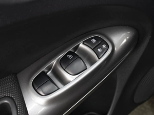 Внедорожник Nissan Juke 2014 года, 1357000 рублей, Омск