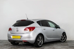 Хетчбэк Opel Astra 2011 года, 649000 рублей, Сургут