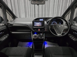 Минивэн Toyota Esquire 2015 года, 1765000 рублей, Красноярск
