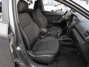Седан Kia Rio 2015 года, 939000 рублей, Саратов