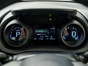 Хетчбэк Toyota Yaris 2020 года, 1270000 рублей, Красноярск