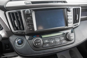 Внедорожник Toyota RAV4 2017 года, 2299000 рублей, Барнаул