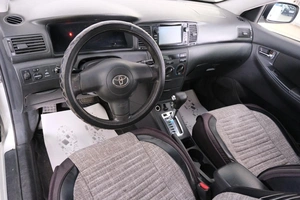 Лифтбек Toyota Corolla 2006 года, 759000 рублей, Омск