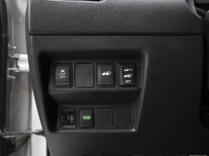 Внедорожник Nissan X-Trail 2018 года, 1720000 рублей, Омск