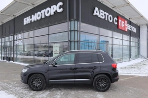 Внедорожник Volkswagen Tiguan 2012 года, 1600000 рублей, Мирное