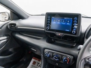 Хетчбэк Toyota Yaris 2021 года, 1290000 рублей, Красноярск