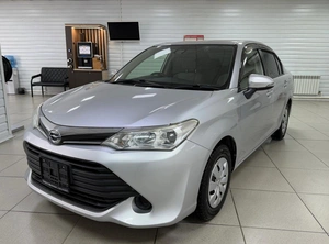 Седан Toyota Corolla Axio 2017 года, 980000 рублей, Ачинск