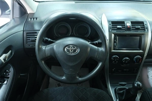 Седан Toyota Corolla 2008 года, 659000 рублей, Омск