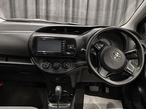 Хетчбэк Toyota Vitz 2019 года, 1030000 рублей, Красноярск