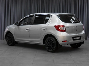 Хетчбэк Renault Sandero 2015 года, 739000 рублей, Тюмень