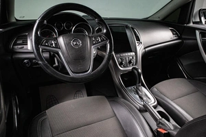 Хетчбэк Opel Astra 2011 года, 619000 рублей, Сургут