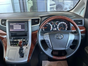Минивэн Toyota Vellfire 2010 года, 2190000 рублей, Уфа