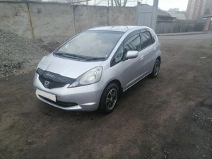 Хетчбэк Honda Fit 2009 года, 670000 рублей, Красноярск