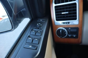 Внедорожник Land Rover Range Rover 2011 года, 1750000 рублей, Мирное
