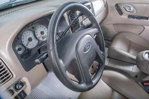Внедорожник Ford Escape 2003 года, 599000 рублей, Томск
