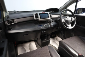 Минивэн Honda Freed 2015 года, 1339000 рублей, Новосибирск