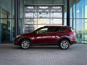 Внедорожник Toyota RAV4 2016 года, 2200000 рублей, Уфа