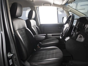 Минивэн Mitsubishi Delica D5 2018 года, 3000000 рублей, Омск