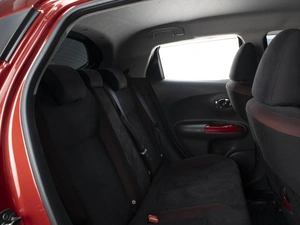 Внедорожник Nissan Juke 2012 года, 1050000 рублей, Омск