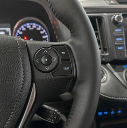 Внедорожник Toyota RAV4 2017 года, 2657000 рублей, Красноярск