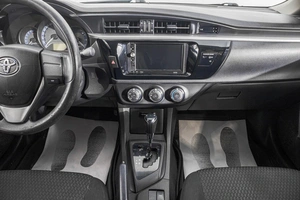 Седан Toyota Corolla 2013 года, 1329000 рублей, Барнаул