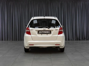 Хетчбэк Honda Fit 2012 года, 829000 рублей, Тюмень