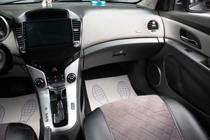Седан Chevrolet Cruze 2010 года, 669000 рублей, Оренбург